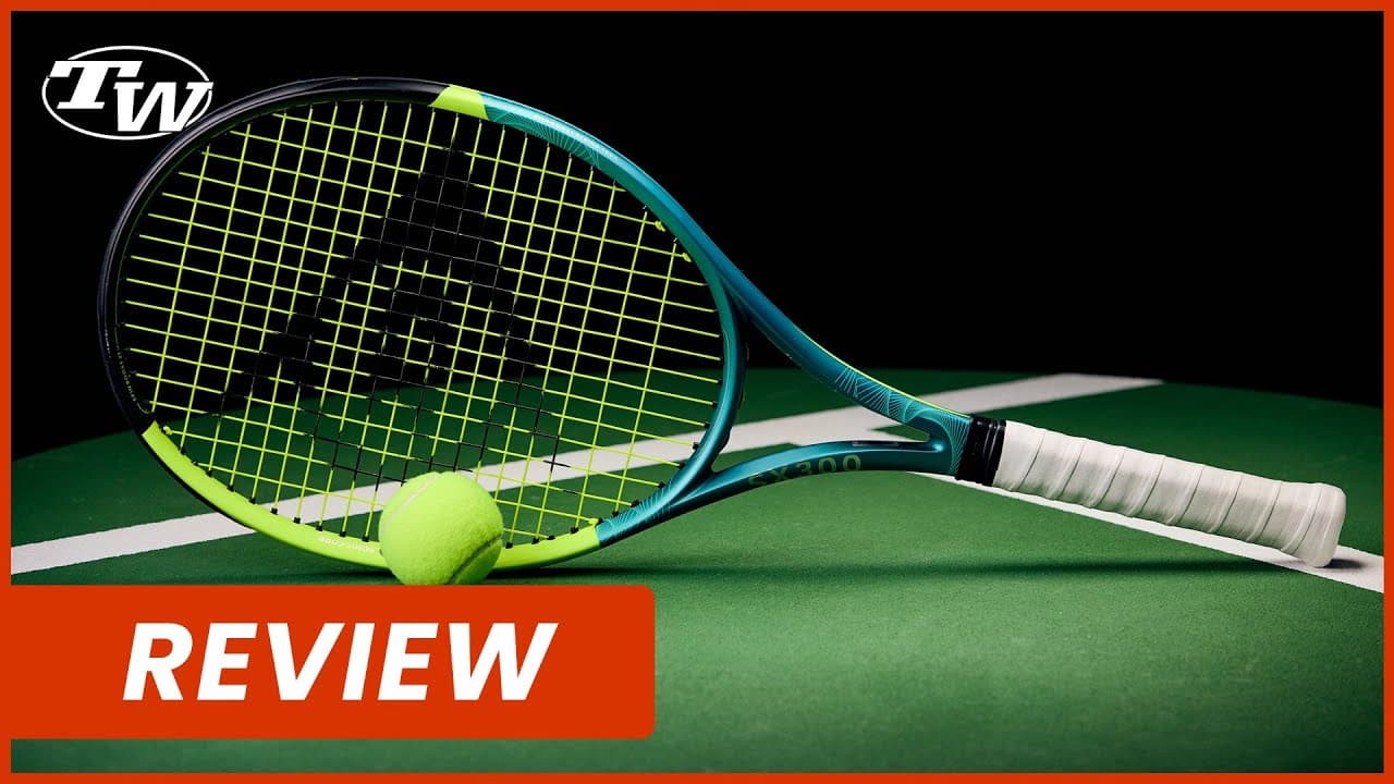 Tennis players will find loads of power & spin in the new Dunlop SX 300 2025: watch our full review!